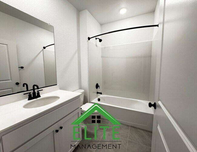 Building Photo - **Brand New 4 Bed / 3 Bath Home in Prime R...