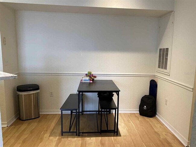 Building Photo - 3428 Soho St