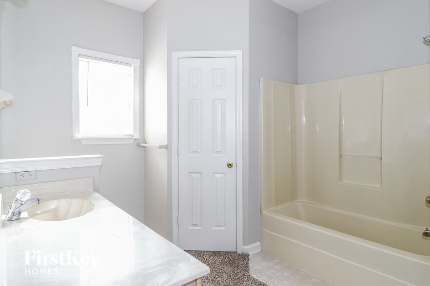 Building Photo - 1139 Brady Hollow Ln