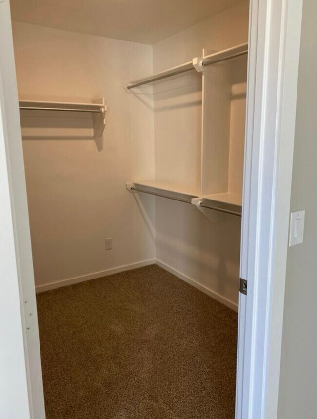 Building Photo - 3105 Urbana Pl