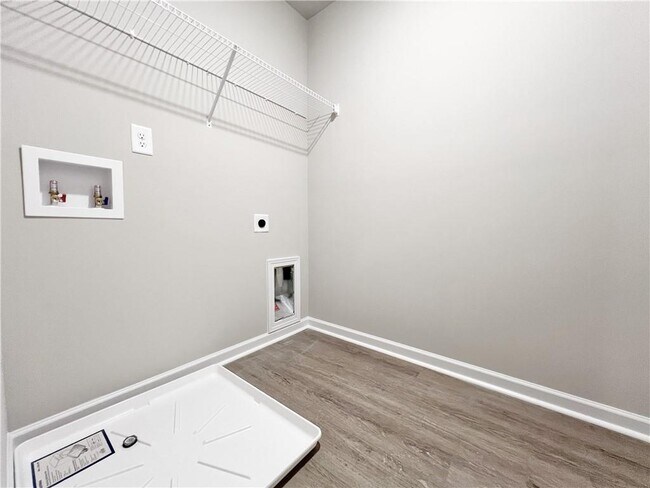 Building Photo - 1446 Fern Ridge Ln