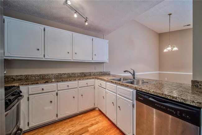 Building Photo - 215 Arbor Wy