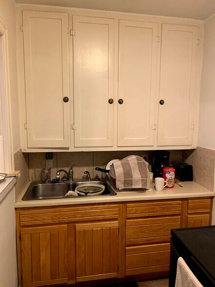 kitchen - 400 Milwaukee Ave