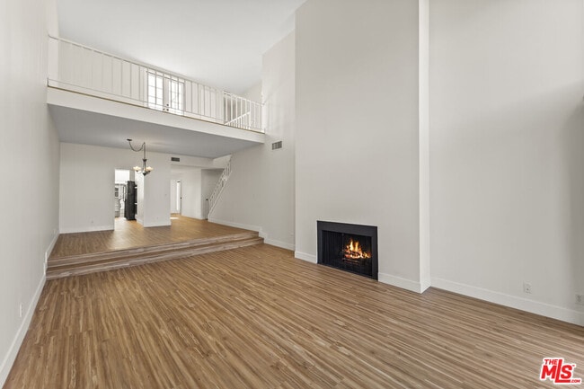 Building Photo - 4338 Redwood Ave