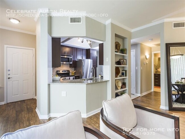 Building Photo - Somerset Townhomes
