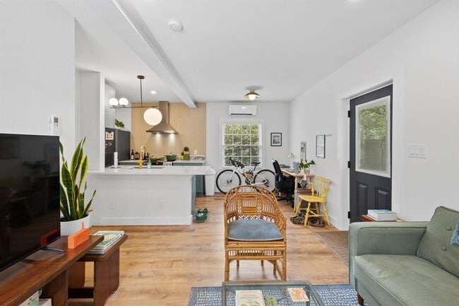 Building Photo - 2808 Jefferson St