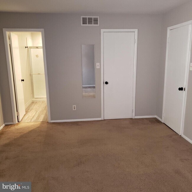 Building Photo - 102 Cypress Point Cir