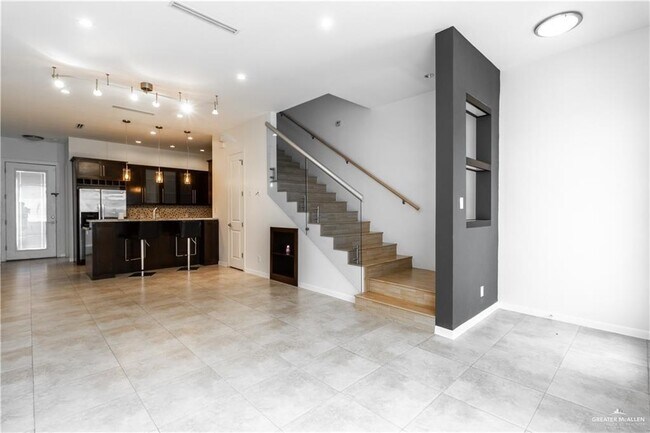 Building Photo - 21 Olympia Ave