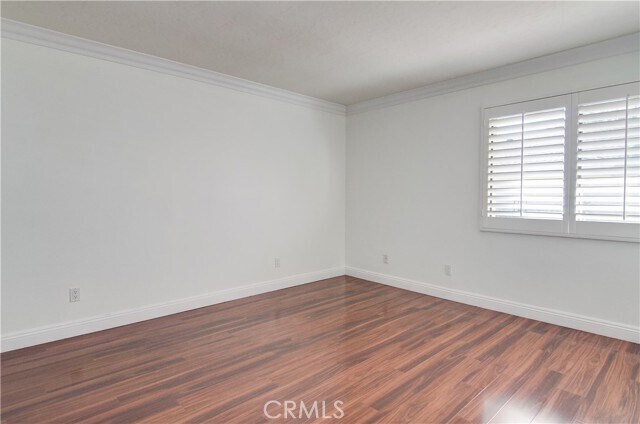 Building Photo - 8566 Fallbrook Cir