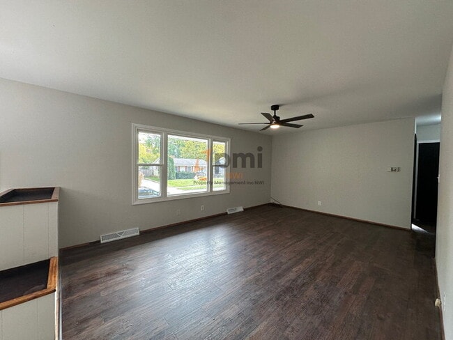 Building Photo - 3621 Windsor Rd