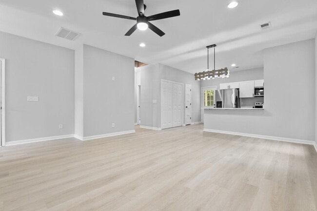 Building Photo - 3106 Hammond Ave