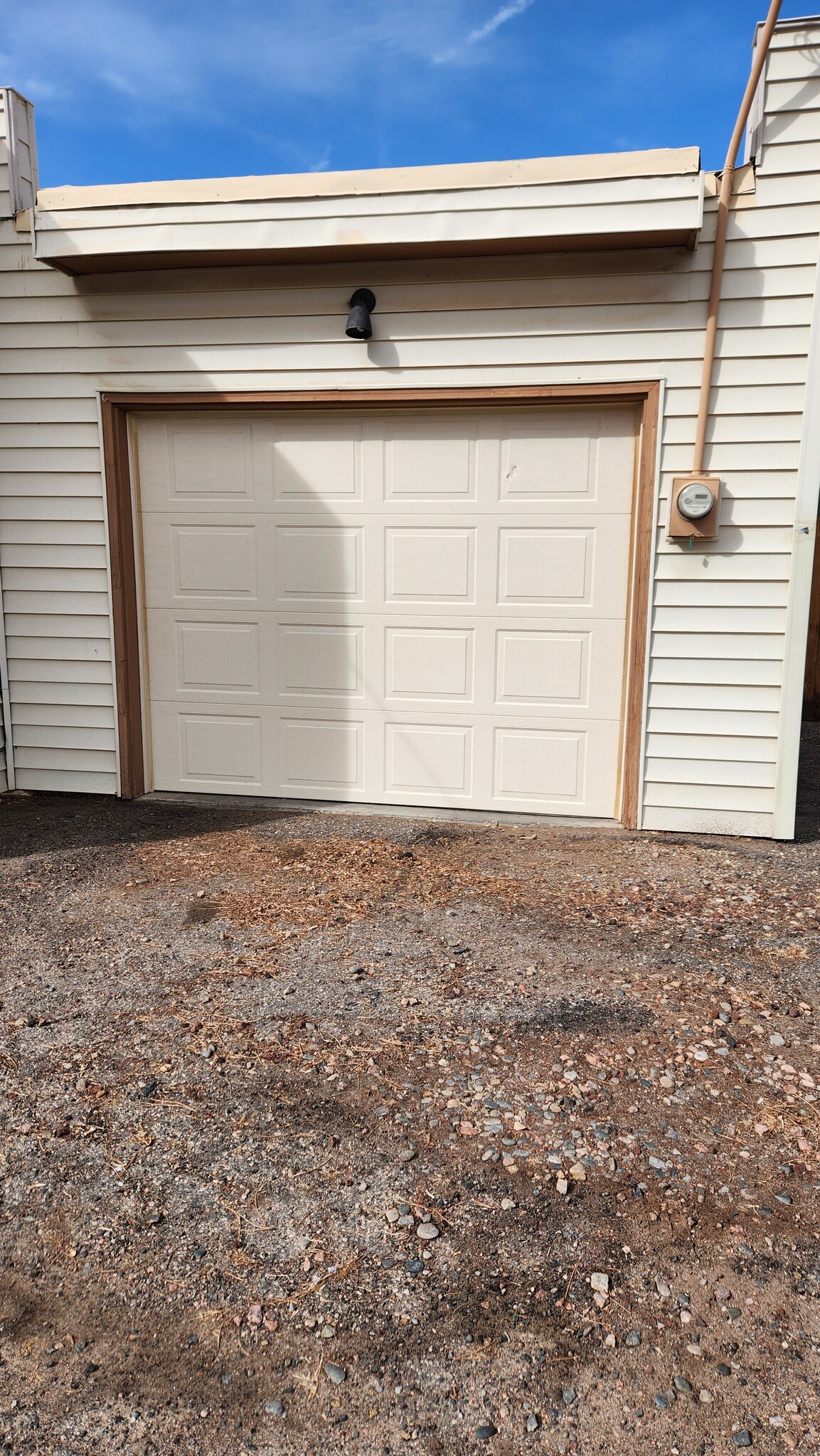 Exterior Garage Door - 750 Piedra Dr