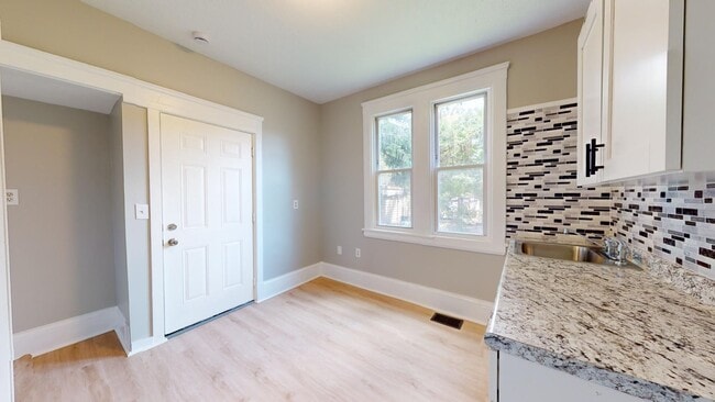 Building Photo - 2053 W.99th