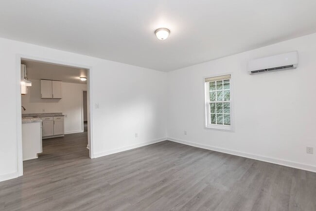 Building Photo - Completely Remodeled One Bedroom Home!