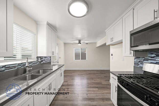 Building Photo - 1041-1045 Gulf