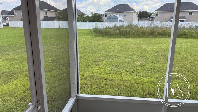 Building Photo - SUMMER MOVE-IN SPECIAL: $300 OFF 1ST MONTH...