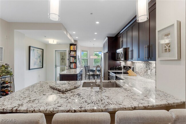 Building Photo - 11041 Gulf Reflections Drive