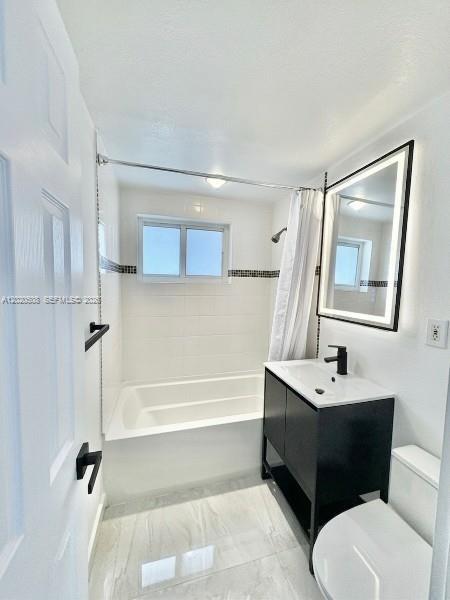 Building Photo - 2430 Key Largo Ln