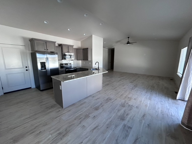 Building Photo - 108 Centennial Ct