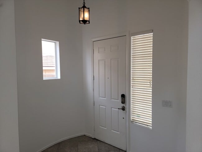 Building Photo - AWESOME HEDERSON GATED COMMUNITY TWO STORY