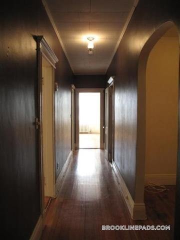 Building Photo - 18 Euston St