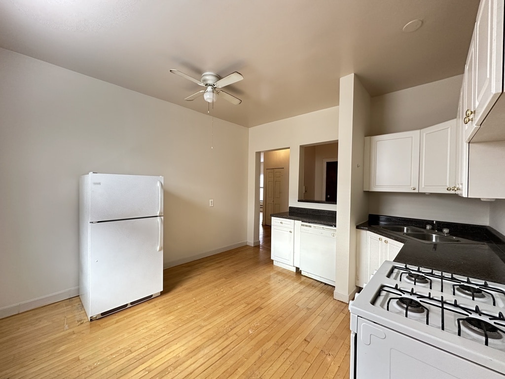 Building Photo - 1317 Oak Ave