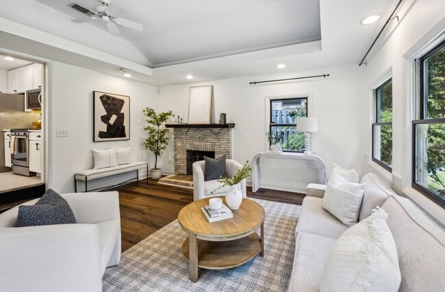 Building Photo - 2129 Arlington Ave NE