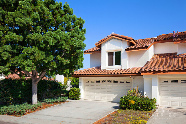 Primary Photo - Beautiful twinhome in Village Park Encinitas.