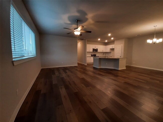 Building Photo - 9784 Grosbeak Ln