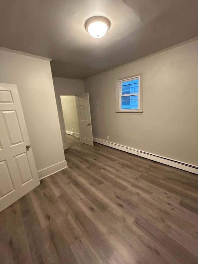 Building Photo - 3rd St 31-33 N