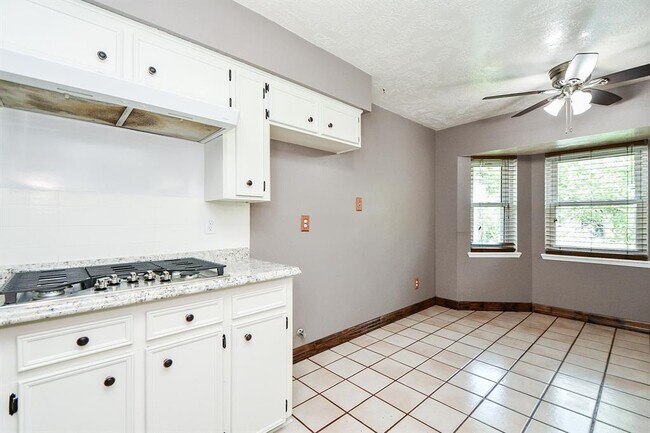Building Photo - 10426 Alcott Dr