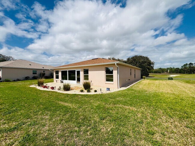 Building Photo - Furnished in gated 55+ golf community