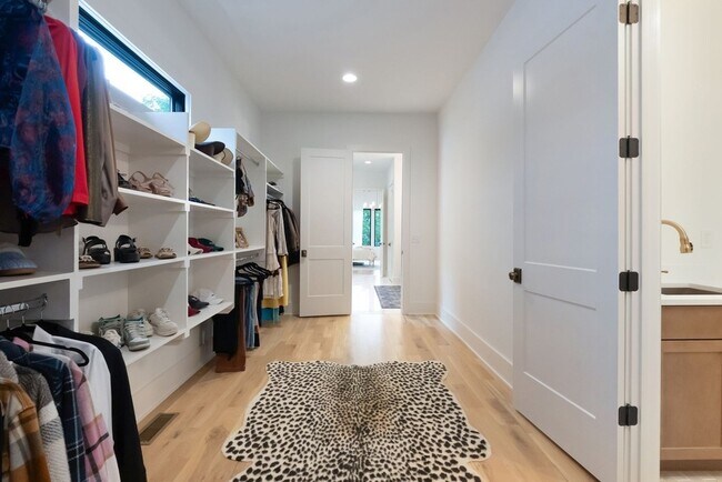 Building Photo - 3733 Estes Rd