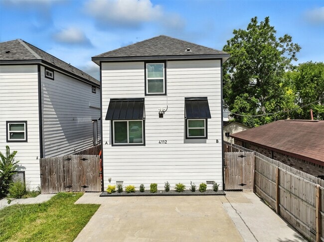 Building Photo - 4112 Majestic St