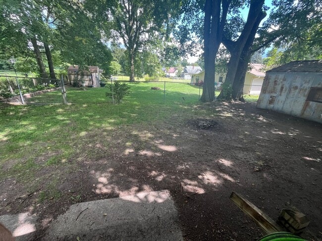 Building Photo - 3-bedroom, 1.0 bathroom Home near downtown Niles