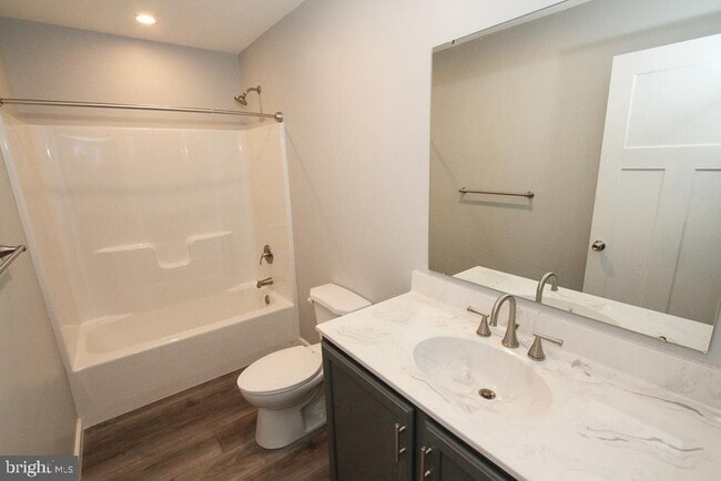 Building Photo - 8 Conover Ln