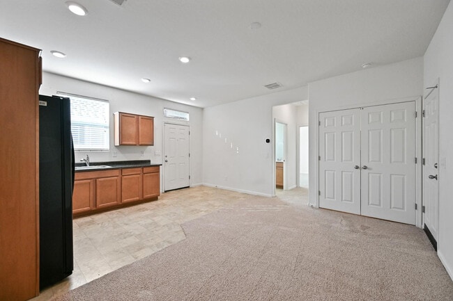 Building Photo - 1630 E Grove St