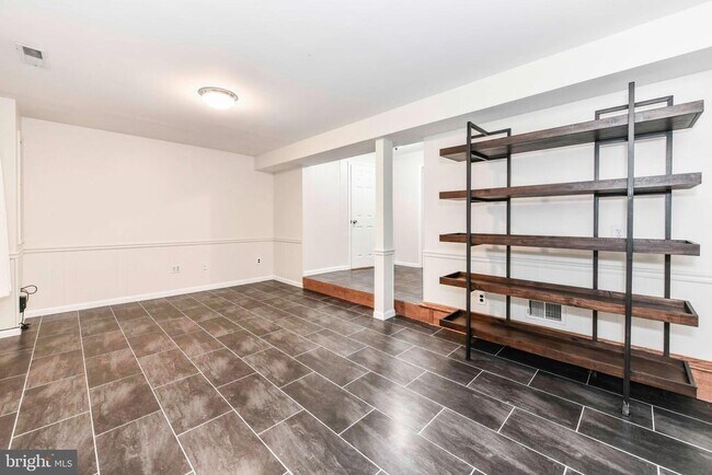 Building Photo - 5836 Jackson Oak Ct
