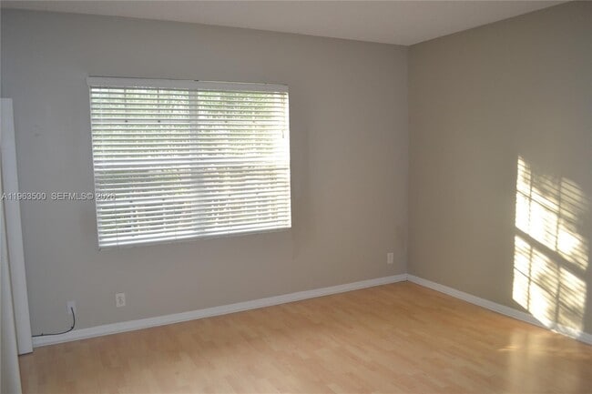 Building Photo - 1935 Madeira Dr