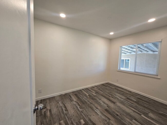 Building Photo - 3 Bed Home + Studio with Large Yard & Ample Parking Near Downtown Vista