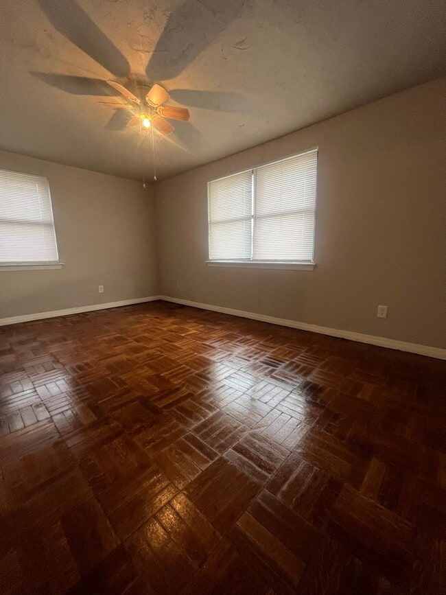 Building Photo - 2324 SW 47th St