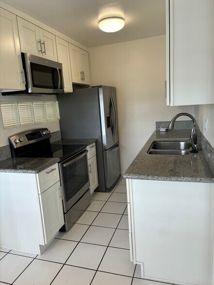 Building Photo - 229 Bicknell Ave