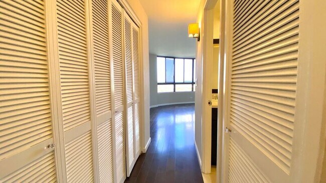 Building Photo - 6770 Hawaii Kai Dr