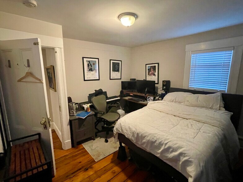 Building Photo - 2 Worcester St