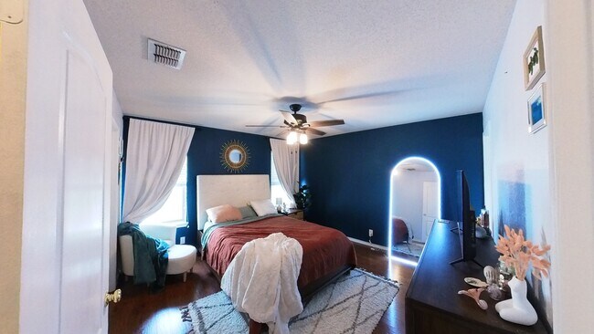 Building Photo - 6102 S Jolie Ct