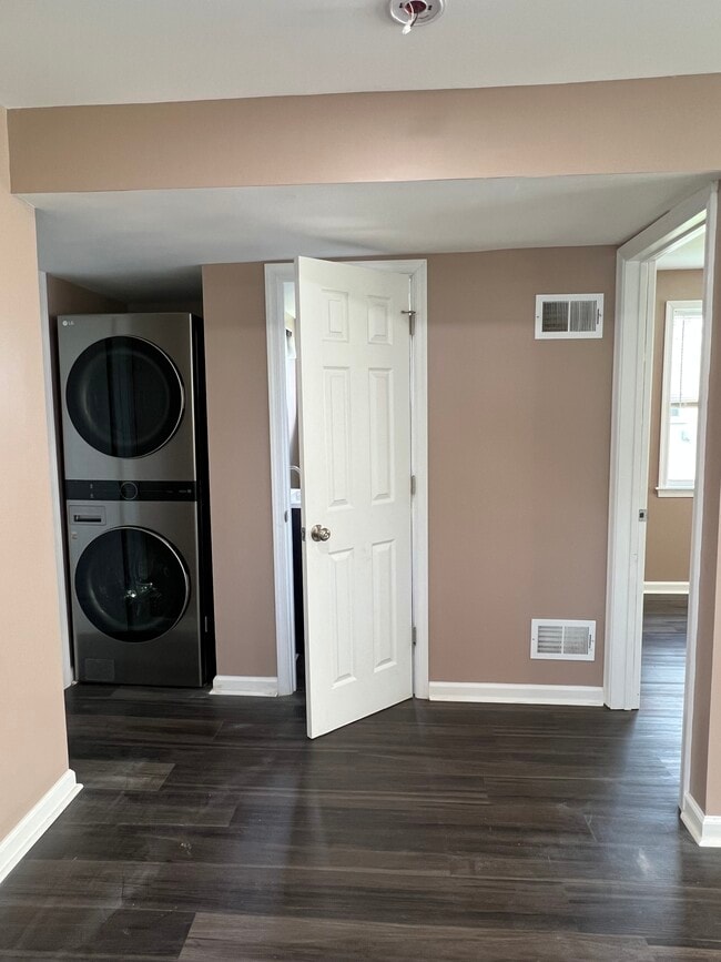 Building Photo - 5303 Woodland Rd