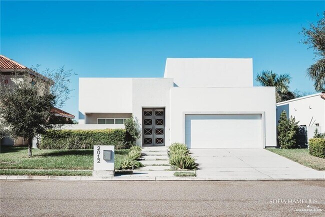 Building Photo - 2012 S 48th St