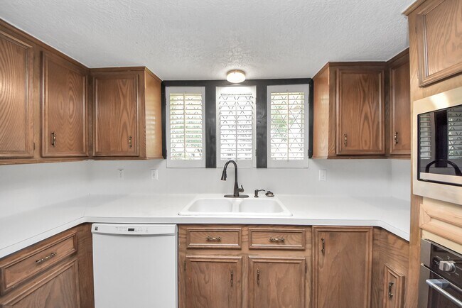Building Photo - 7510 Renmark Ln