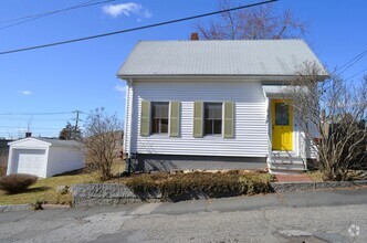 Building Photo - Year-round Two-bedroom Home in East Glouce...