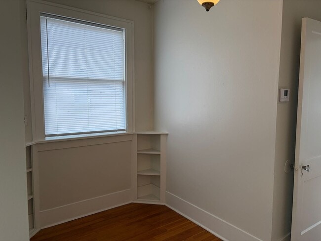 Building Photo - South Highlands 1BR/1BA